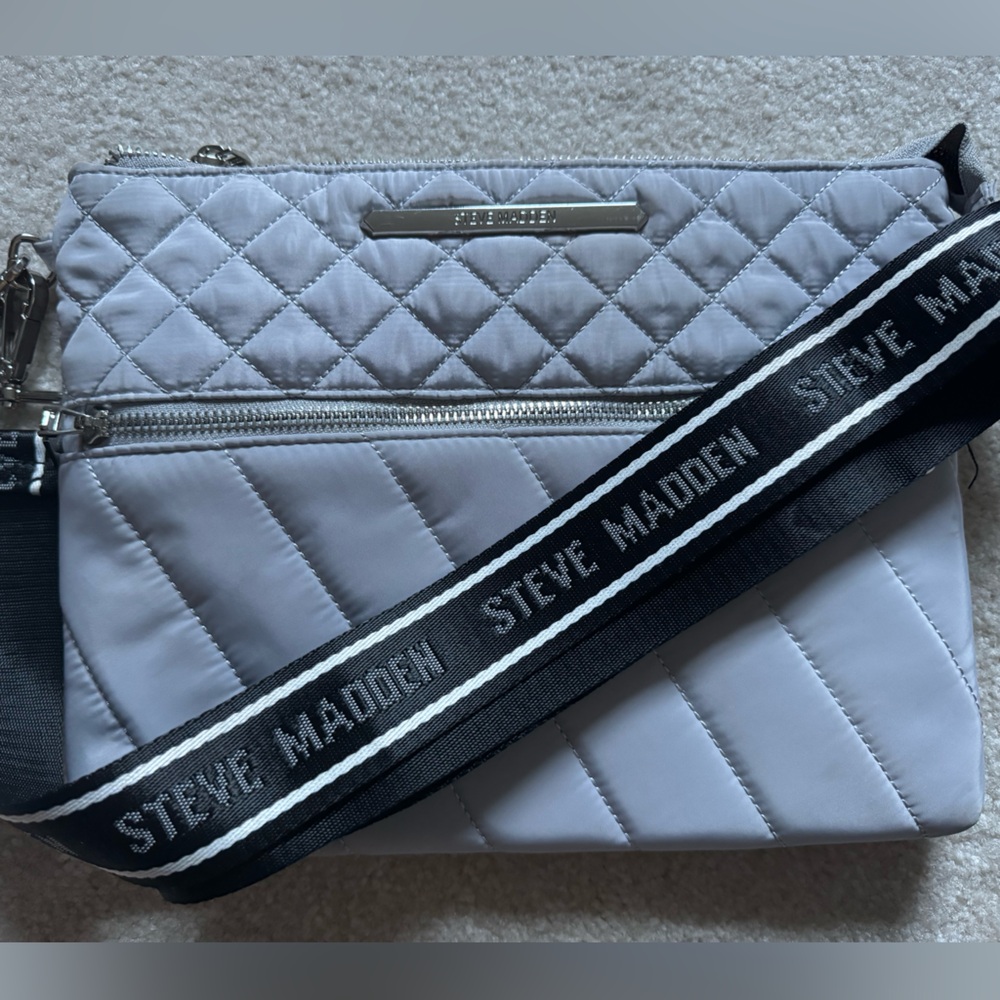 Gray Steve Madden crossbody
